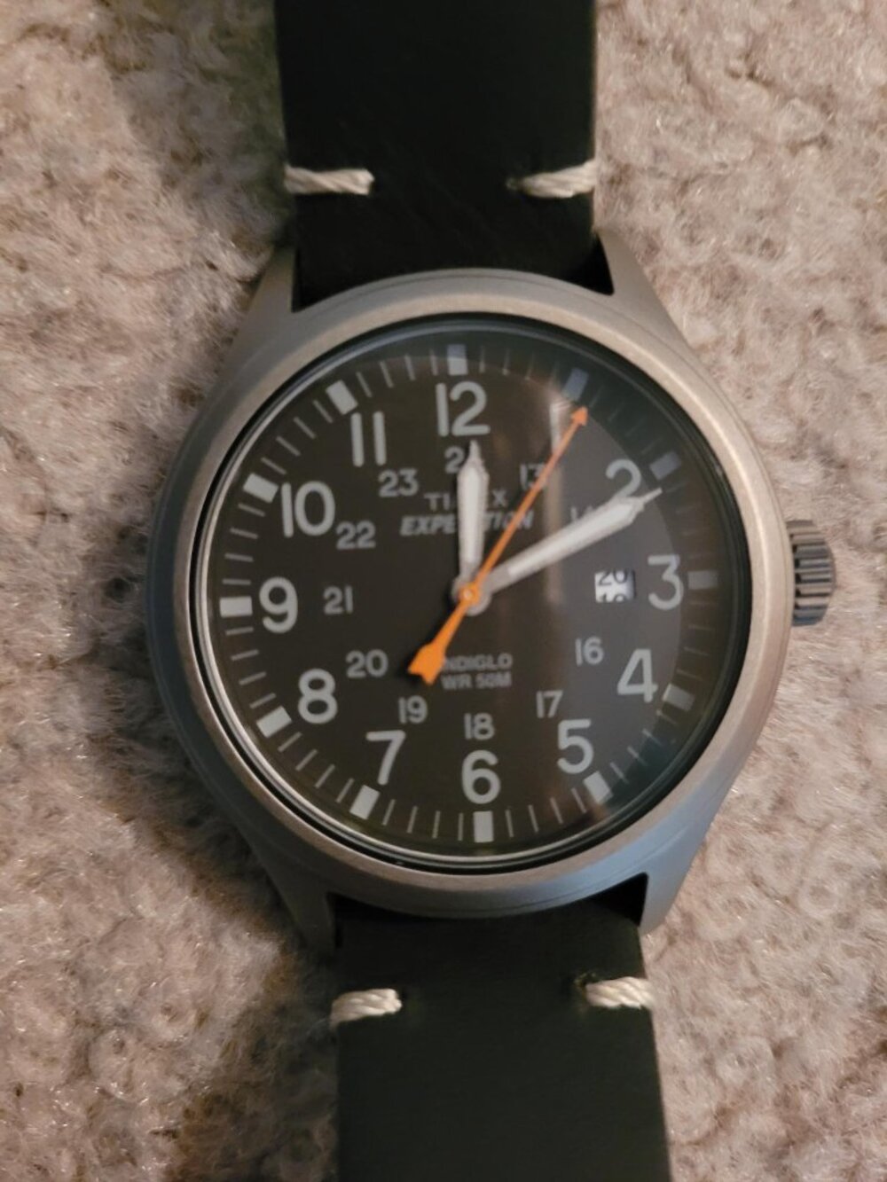 Like-new Timex men's watch with Indiglo, black leather strap